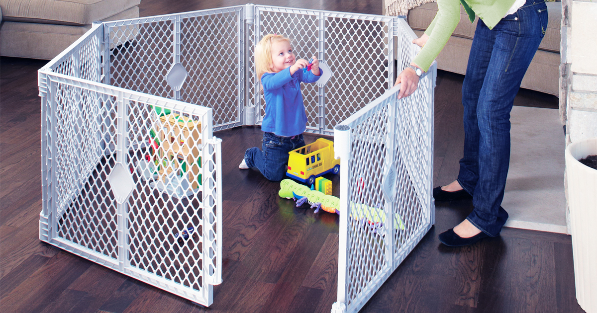 Toddleroo by North States Panel Superyard Portable Indoor Outdoor Playard