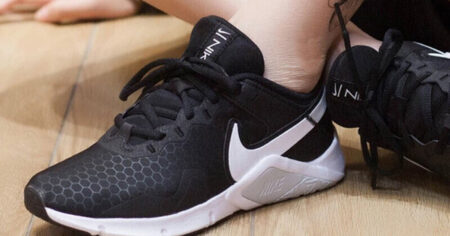 Nike Womens Legend Essentials