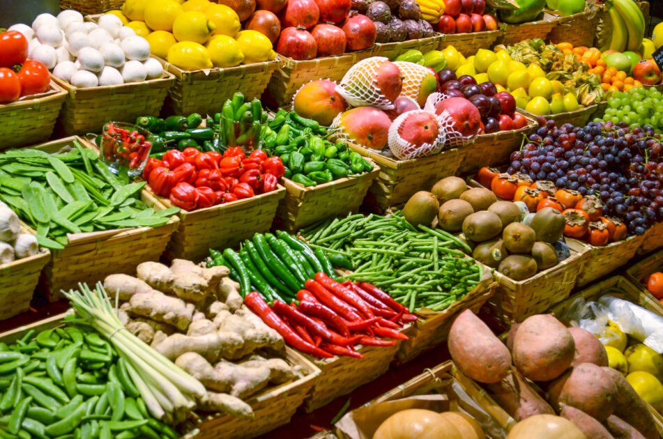 fresh fruits and vegetables in farmers market