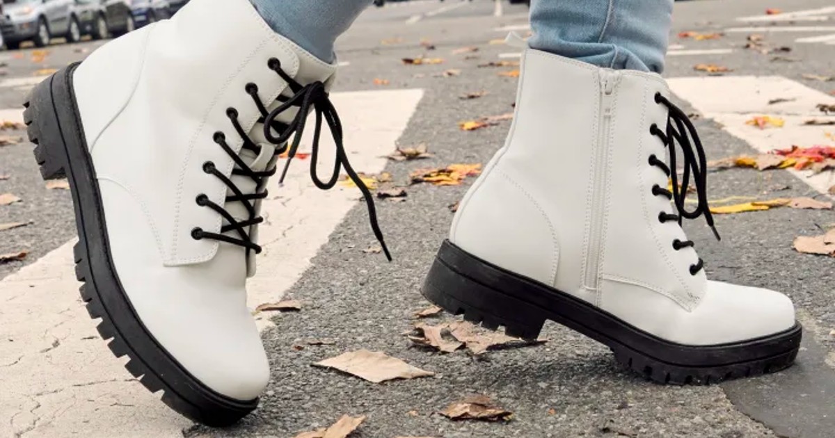 The Childrens Place Lace Up