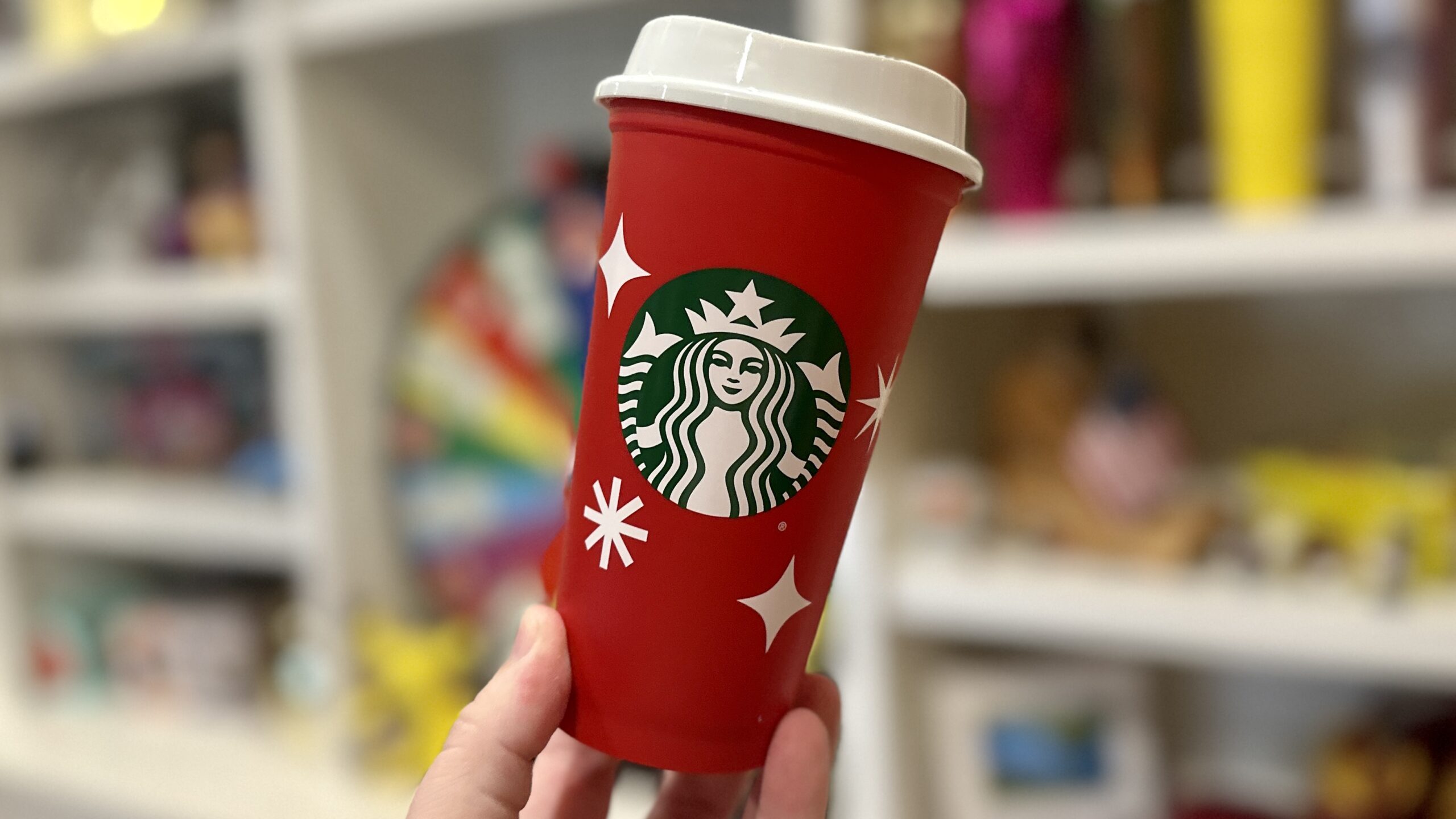 https://thefreebieguy.com/wp-content/uploads/2022/11/2022-starbucks-red-holiday-cup-scaled.jpg