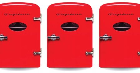 Frigidaire Red Can Mini Retro Beverage Fridge