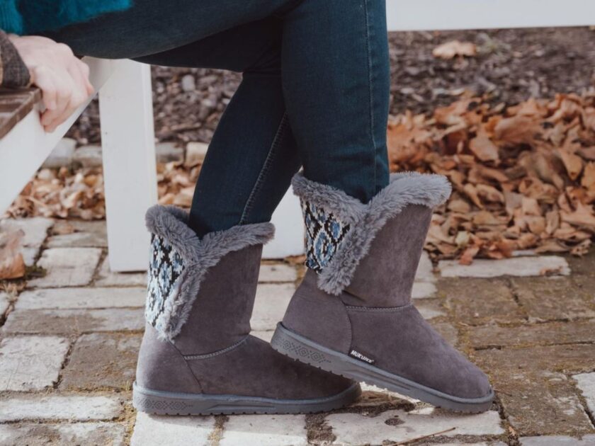 MUK LUKS Womens Carey Boots