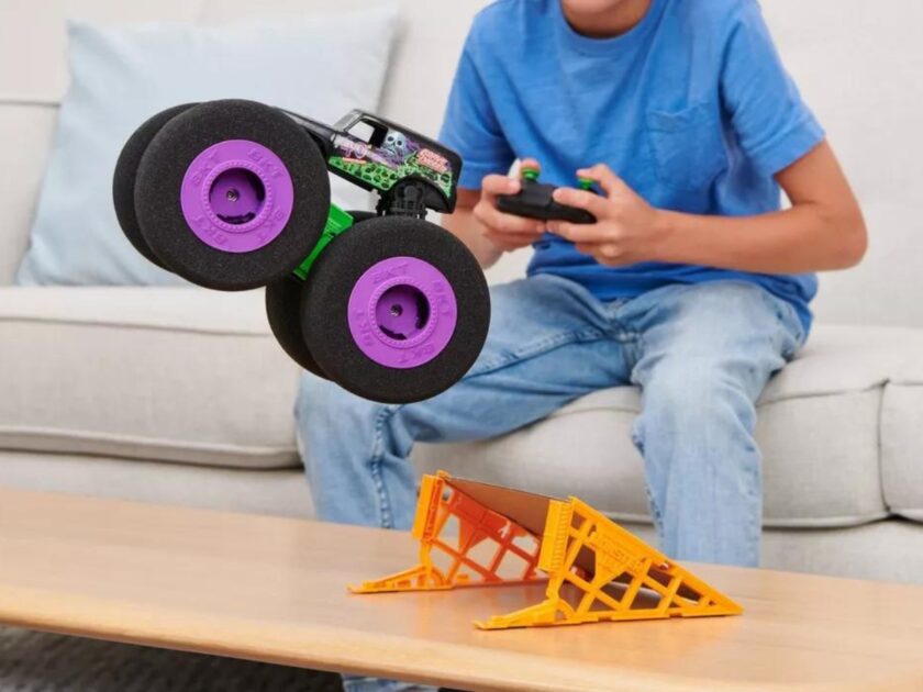 Monster Jam Official Ramp Champ Grave Digger Indoor Super Soft Remote Control Monster Truck × px