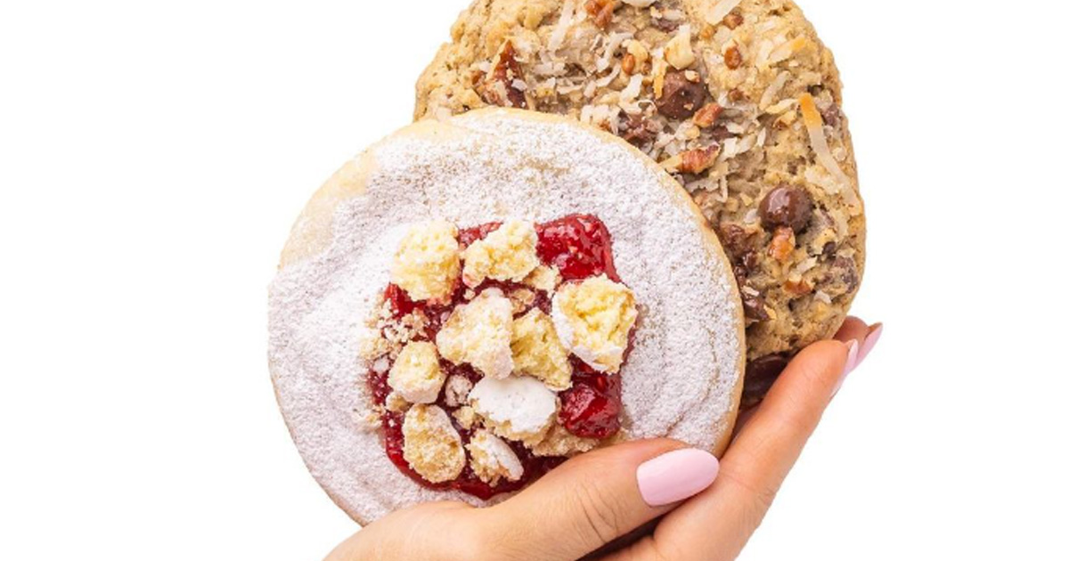 Crumbl Cookies Giveaway - The Freebie Guy® ️️️