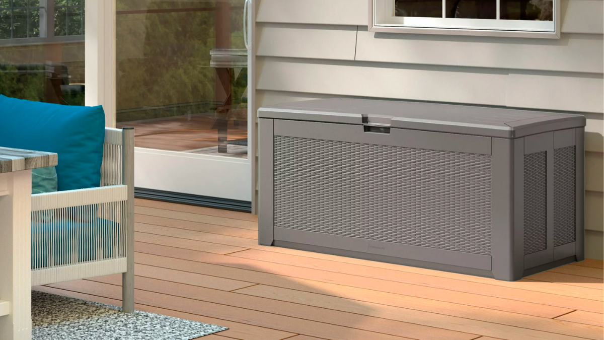 Rubbermaid Deck Box, 134 Gallon Only 124 Shipped The Freebie Guy®