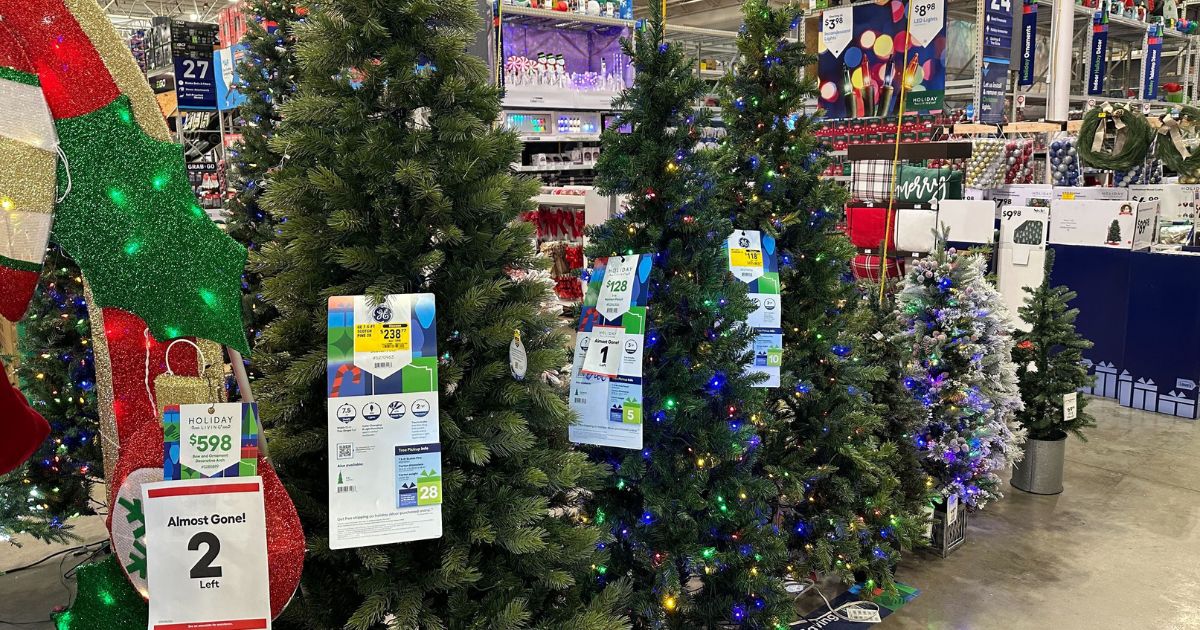 50% Off Lowe's Christmas Clearance - Prices from $1 - The Freebie Guy® ️️️