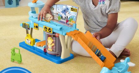 FISHER PRICE LITTLE PEOPLE AIRPORT