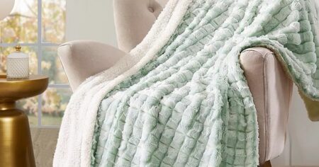 ROYAL LUXE SHERPA THROW