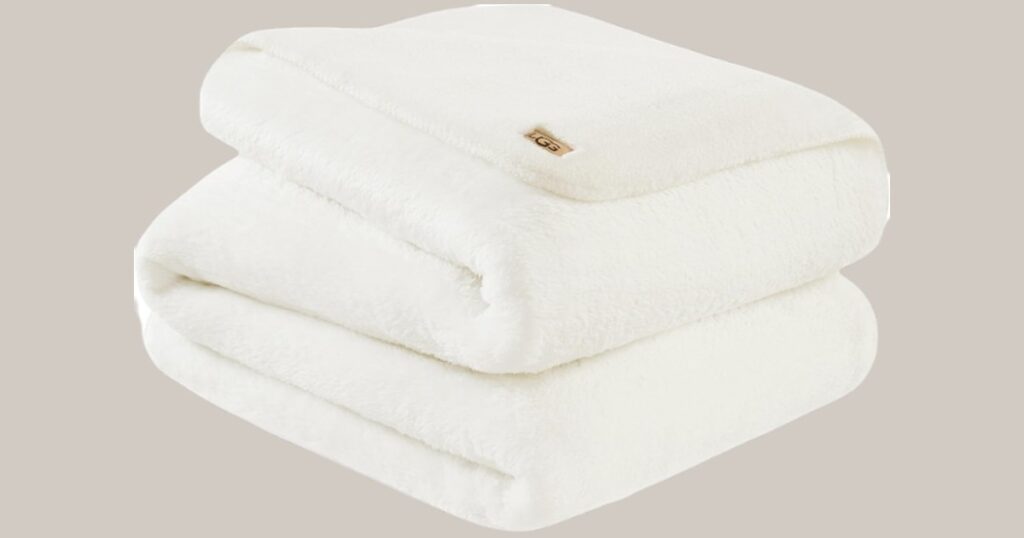 UGG PLUSH THROW UGG PLUSH THROW