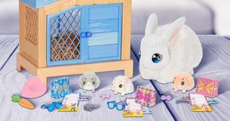Little Live Pets Mama Bunny and accessories
