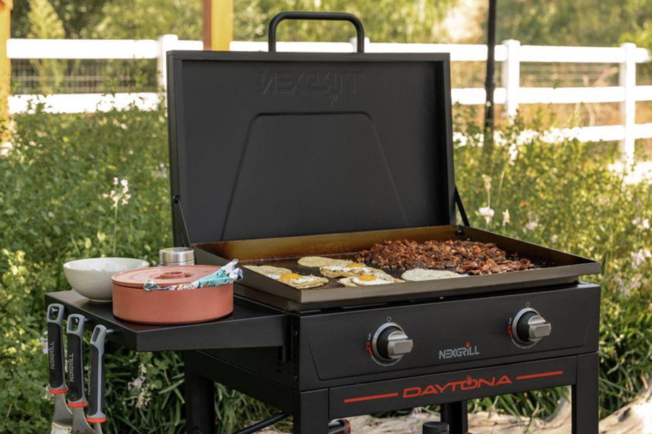 Nexgrill Daytona 2 Burner Propane Gas Grill 28 in Flat Top Griddle in Black with Lid Nexgrill Daytona 2 Burner Propane Gas Grill 28 in Flat Top Griddle in Black with Lid