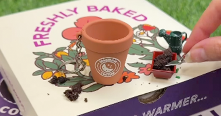 insomnia cookies keychain