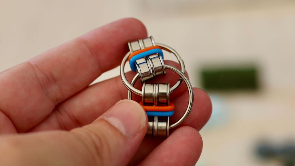 Think Link Quiet Fidget Toy Think Link Quiet Fidget Toy