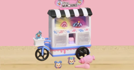 Disney Munchlings candy cart