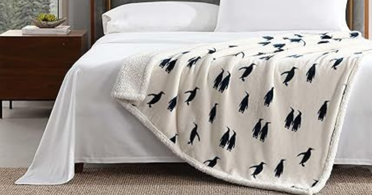 EDDIE BAUER PENGUIN THROW EDDIE BAUER PENGUIN THROW