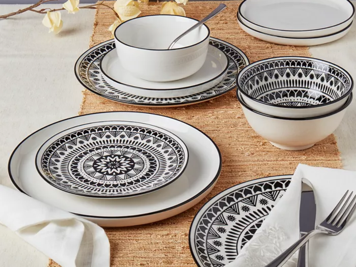 Tabletops Unlimited Dinnerware Set