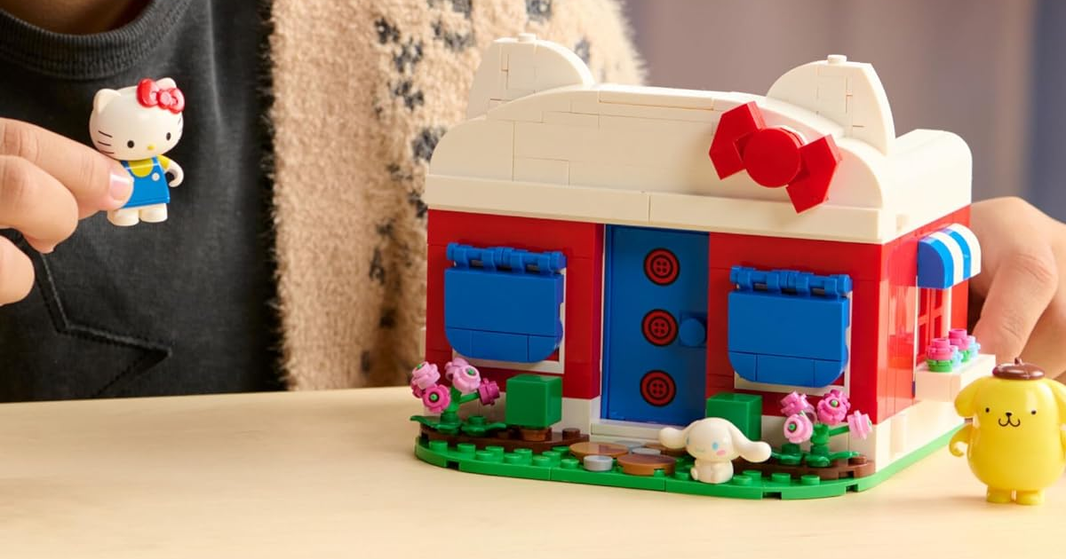 BLDR HELLO KITTY DREAM CAFE BUILDING SET