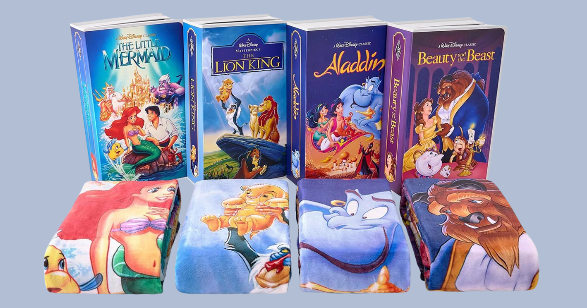 DISNEY THROWS 1 DISNEY THROWS 1