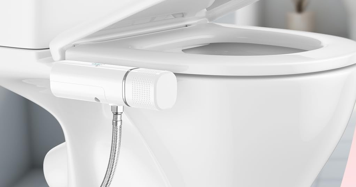 Ultra Slim bidet attachment