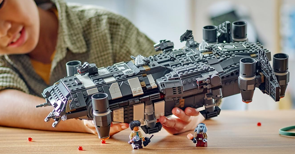 LEGO Star Wars skeleton crew the onyx cinder spaceship