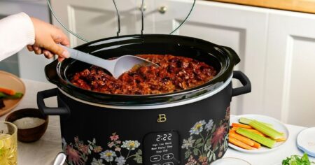 large slow cooker with flower pattern