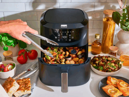 Bella PRO 8 qt Touchscreen Air Fryer with Divided Basket