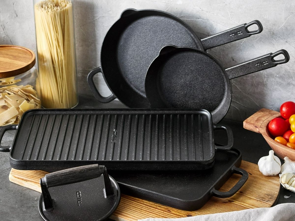 Bobby Flay by GreenPan Piece Pre Seasoned Cast Iron Skillet Cookware SetBlack cast iron