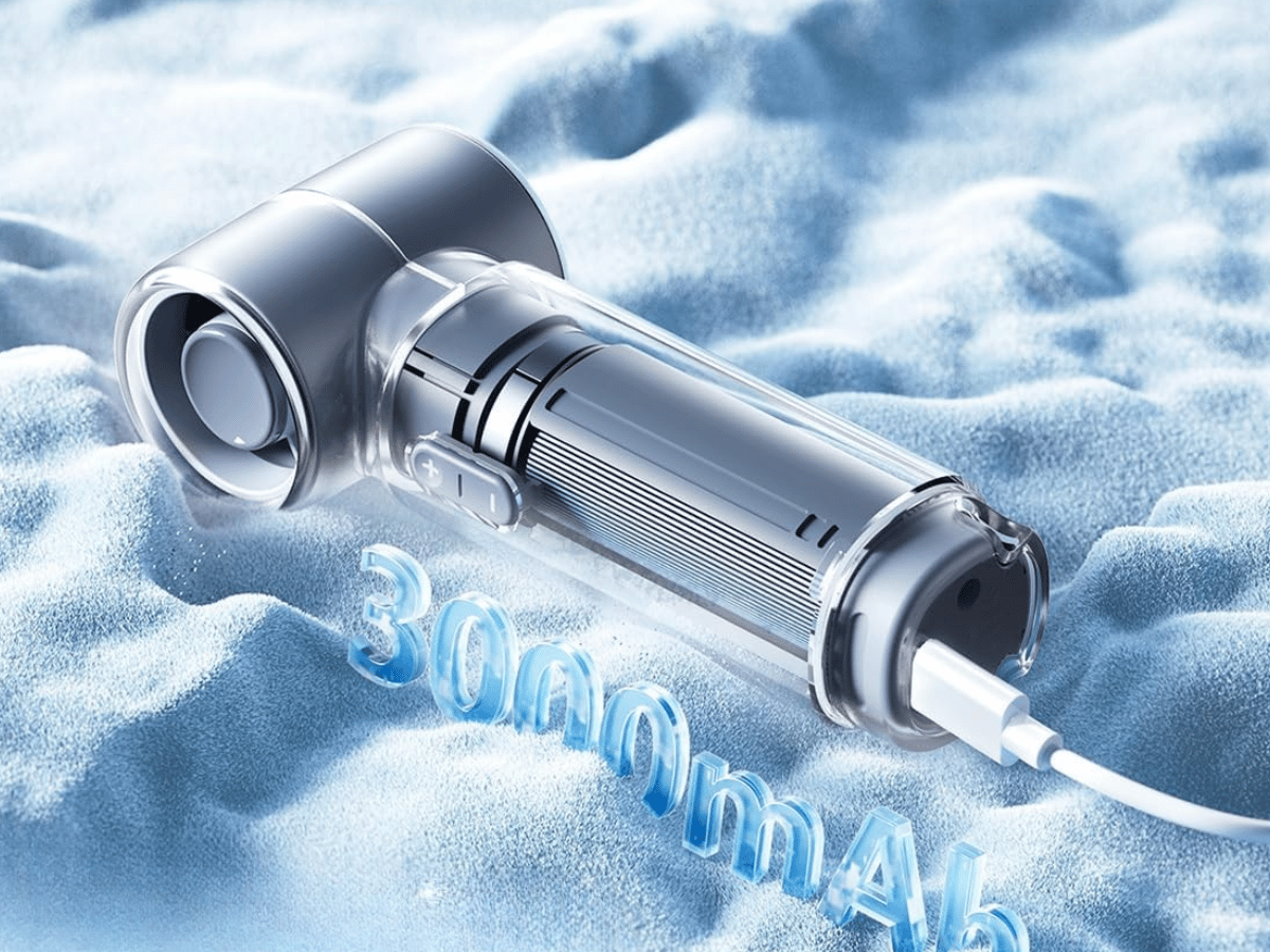 Portable Fan on cool blanket