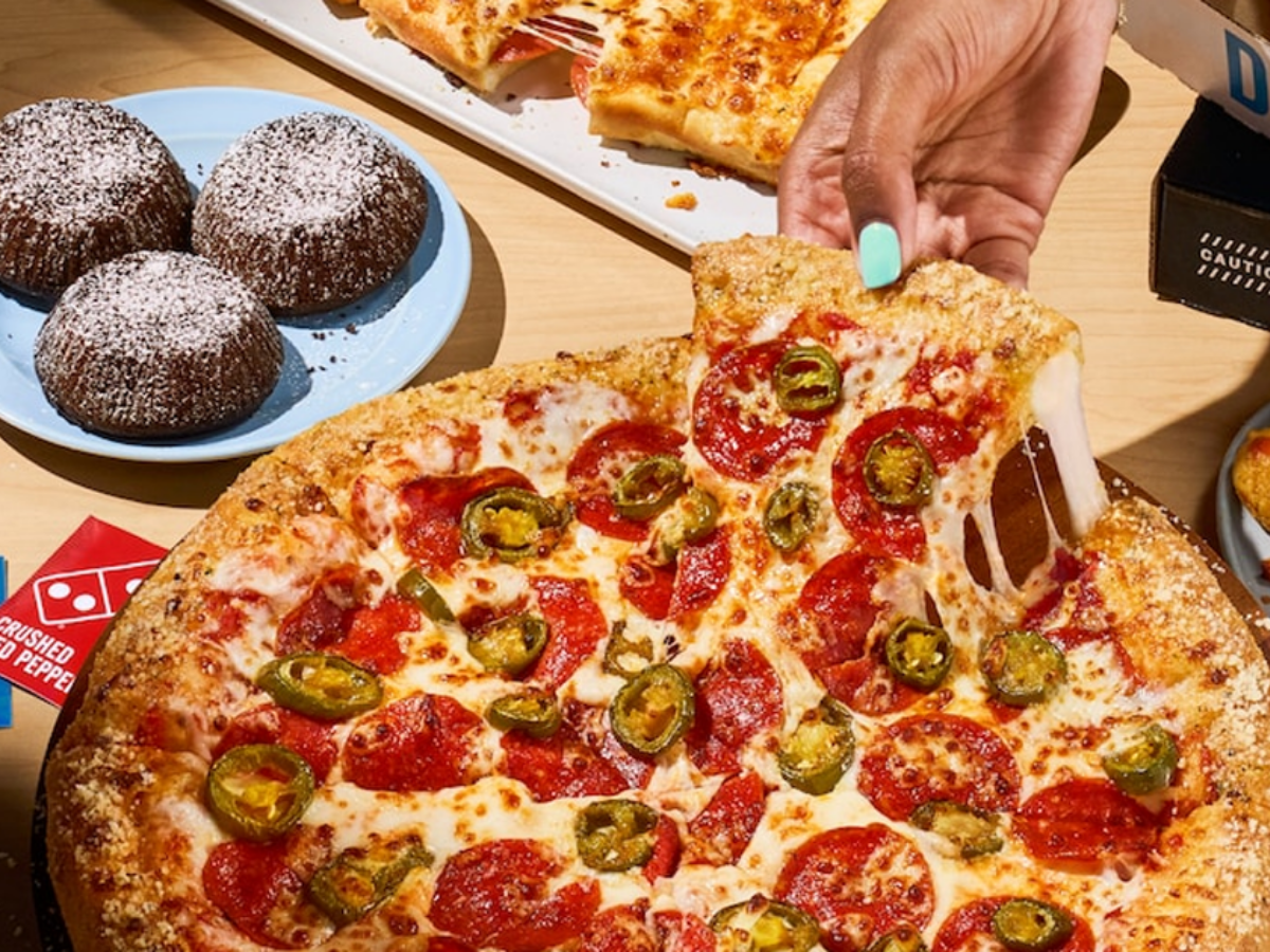dominos large pizza + lava cakes