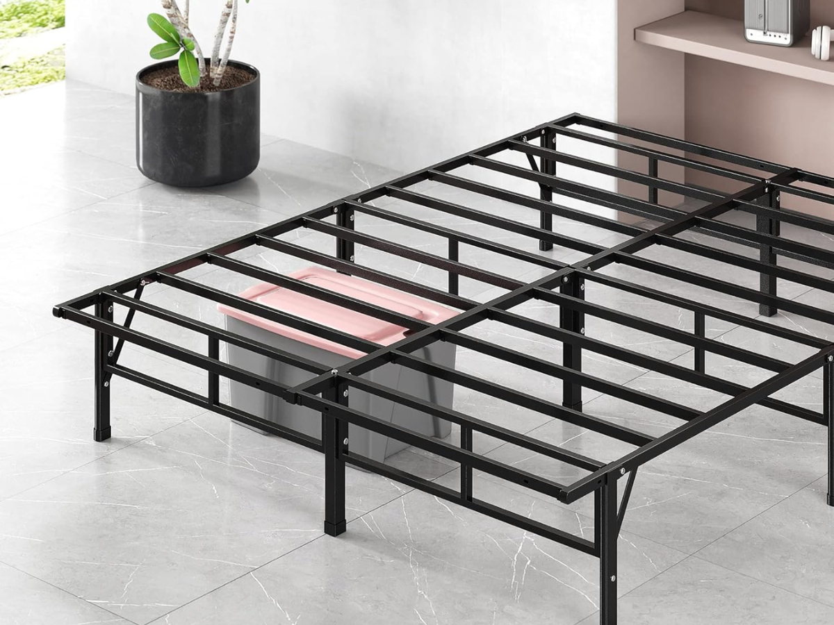 zinus queen bed frame