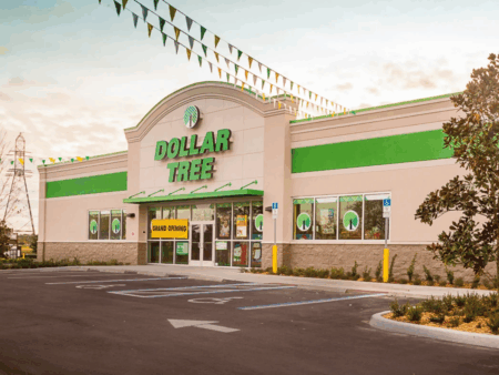 Dollar Tree Store Outside