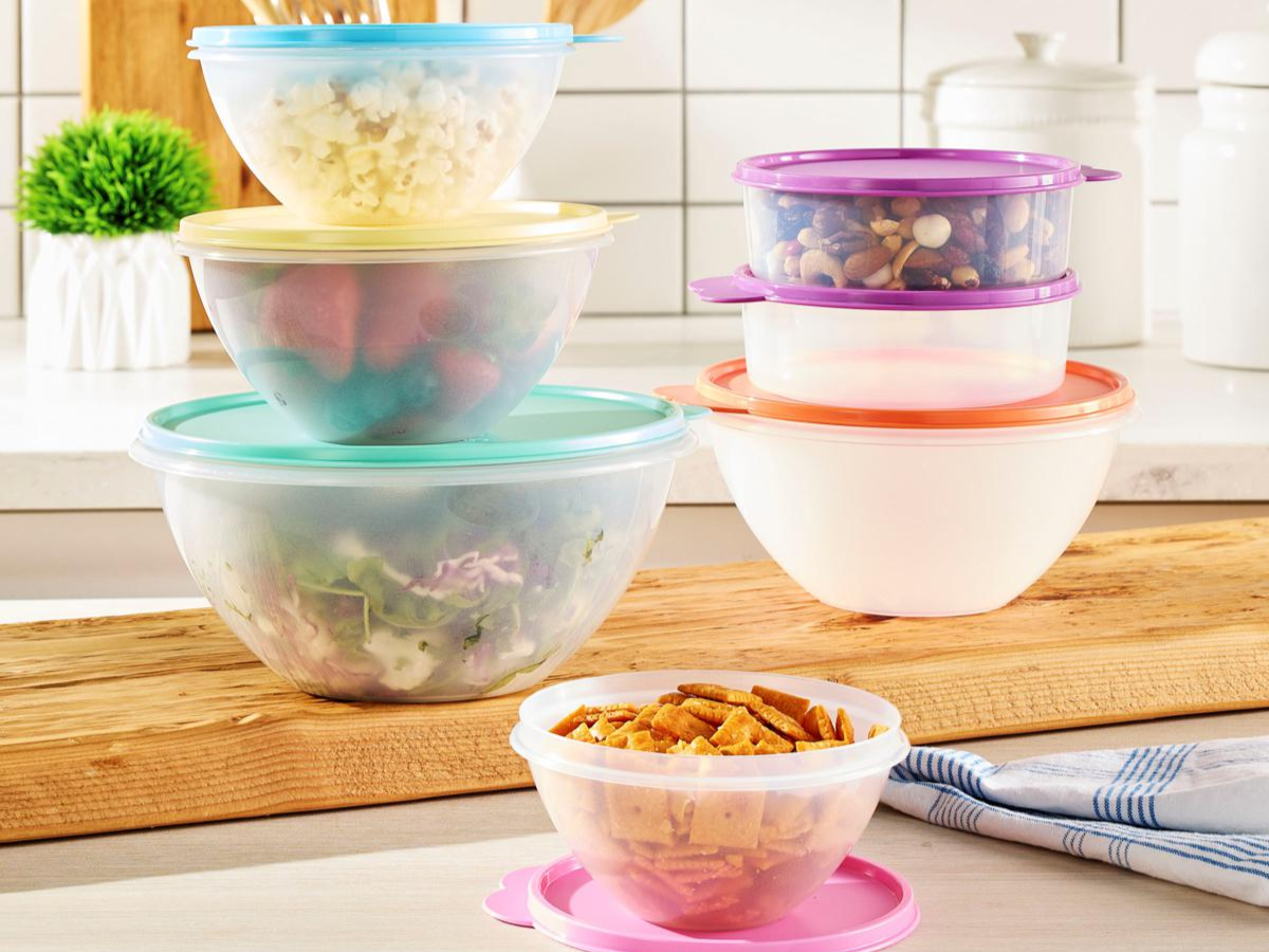 Tupperware Bowl Set