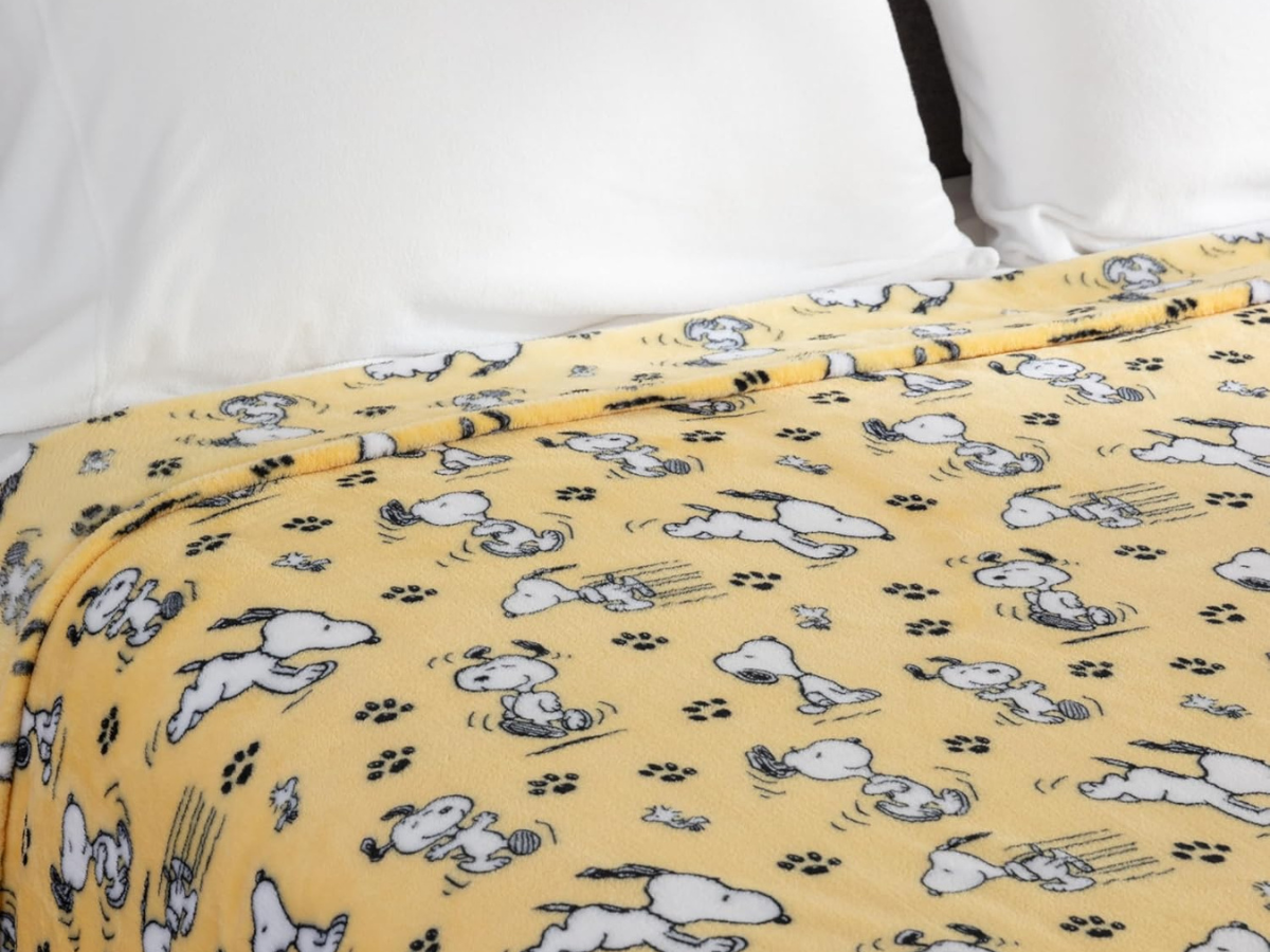 peanuts throw blanket king