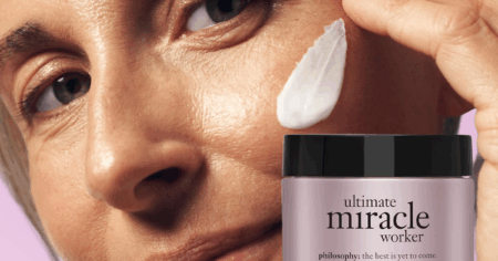 A powerful yet gentle anti-aging moisturizer formulated with encapsulated retinol and spf 30 that deliver firmer, youthful looking and radiant skin - without irritation.