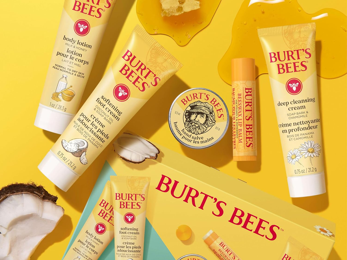 Burt's Bees Valentine's Day Gift Ideas Essentials Everyday Set