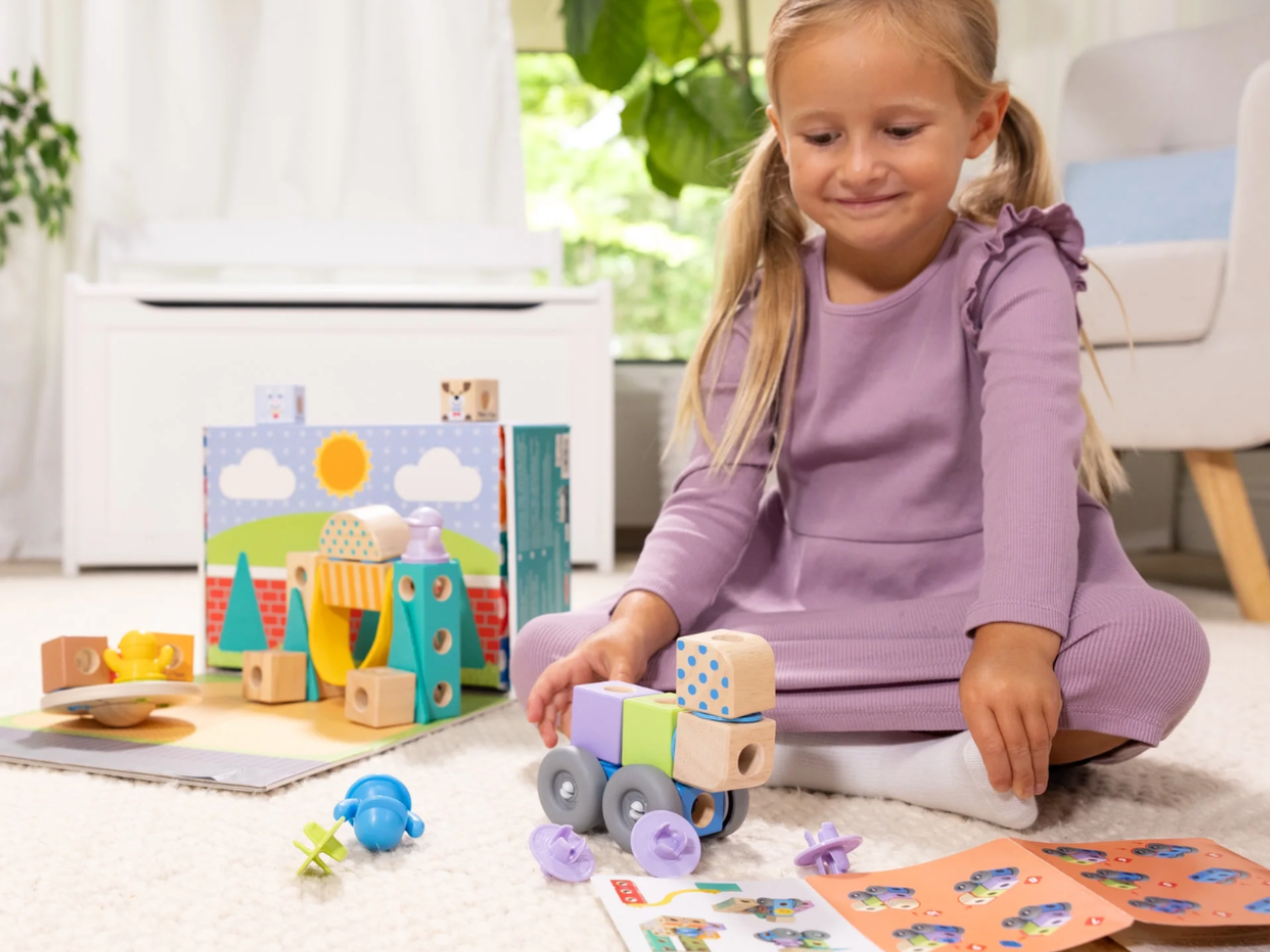 Melissa and Doug snap and play