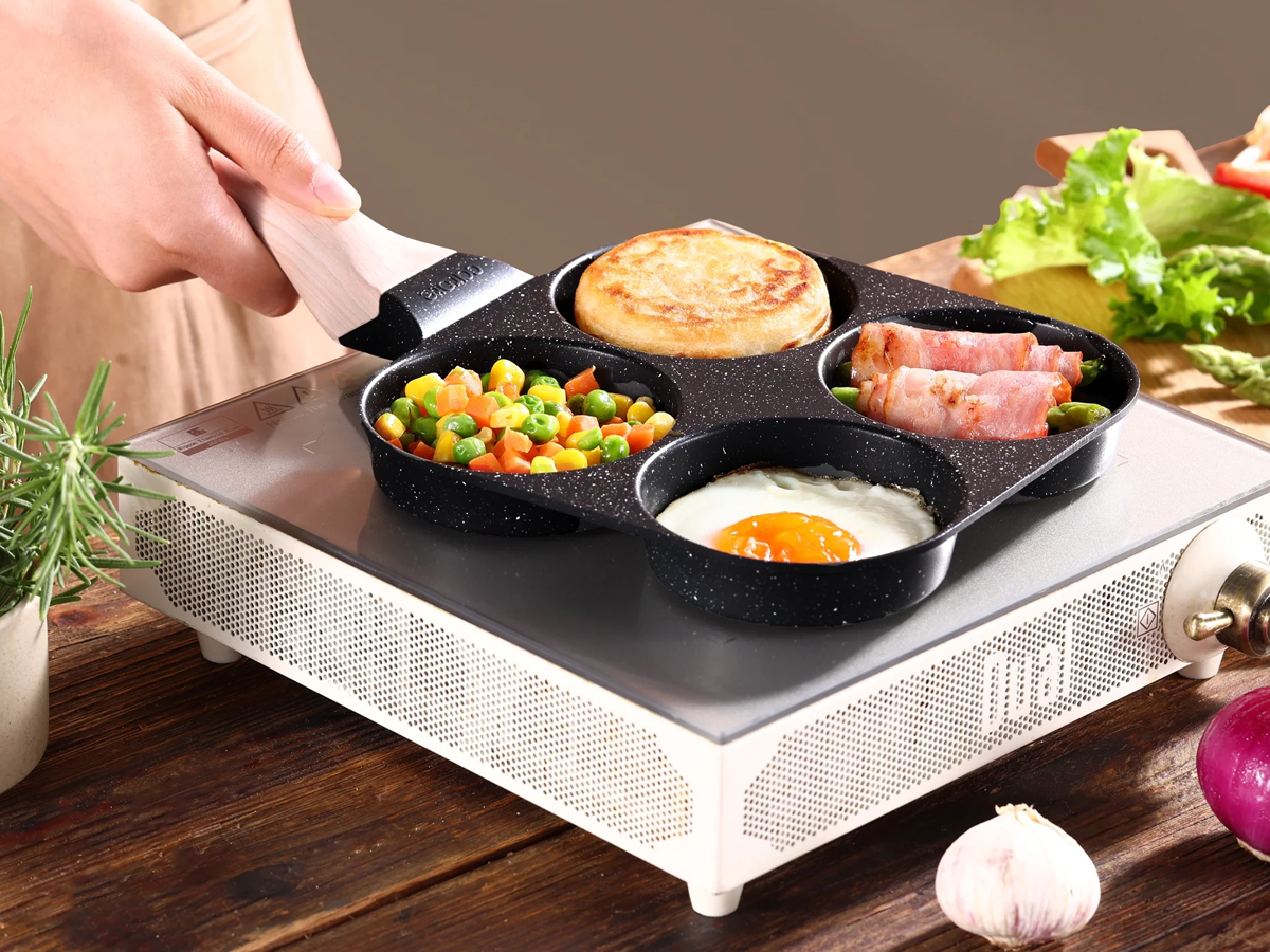 Carote 4 Cup Nonstick Egg and Burger Pan