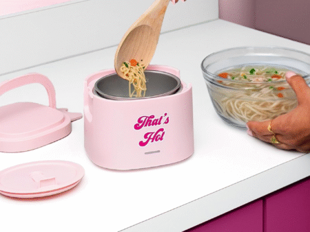 Paris hilton cooking pot