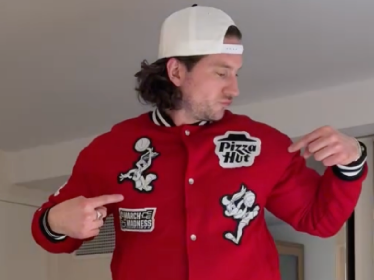 Pizza Hut Space Jam Swag Giveaway Pizza Hut Space Jam Swag Giveaway